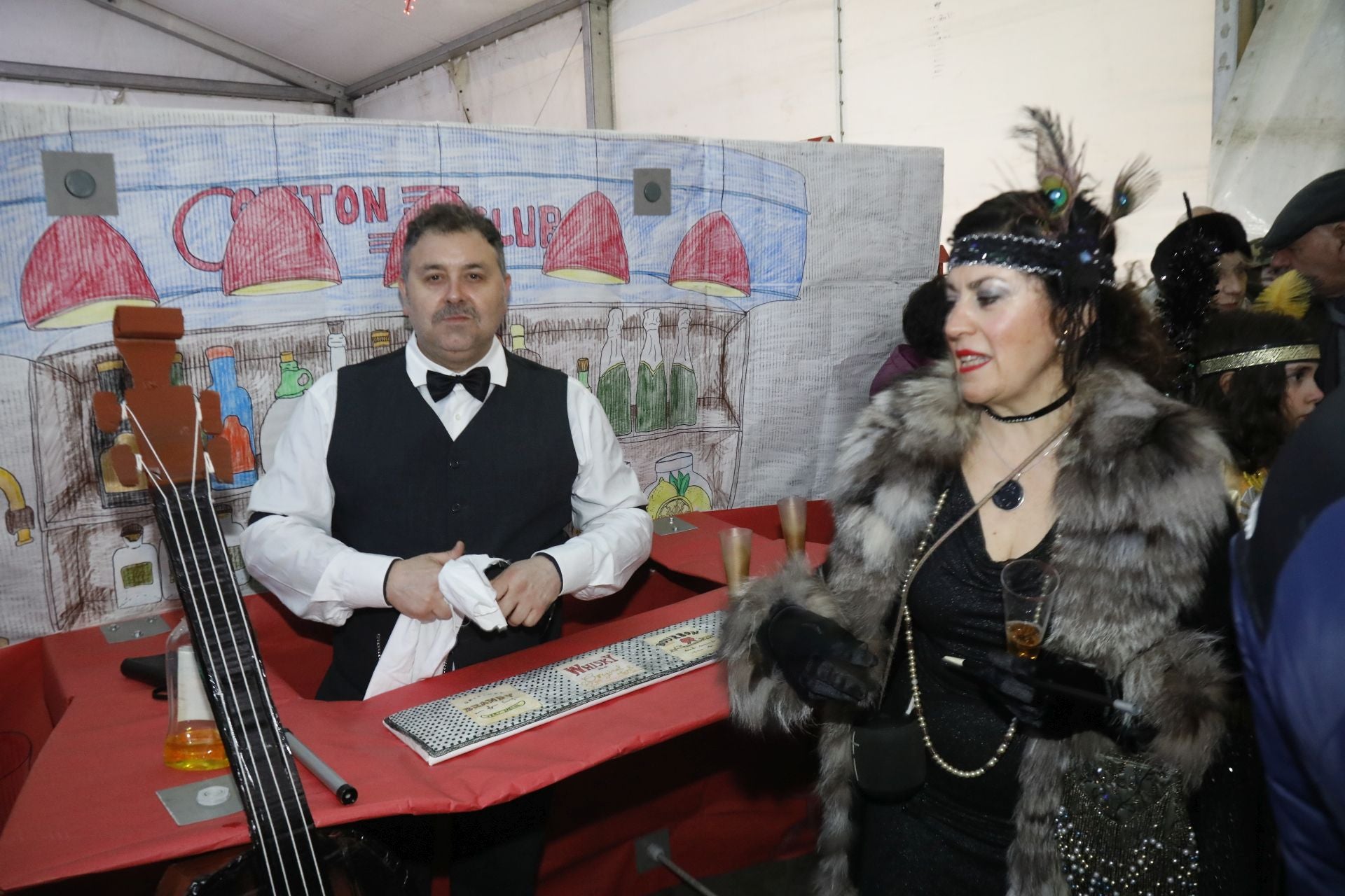 Diversión, música y todo tipo de disfraces en el Antroxu de Candás