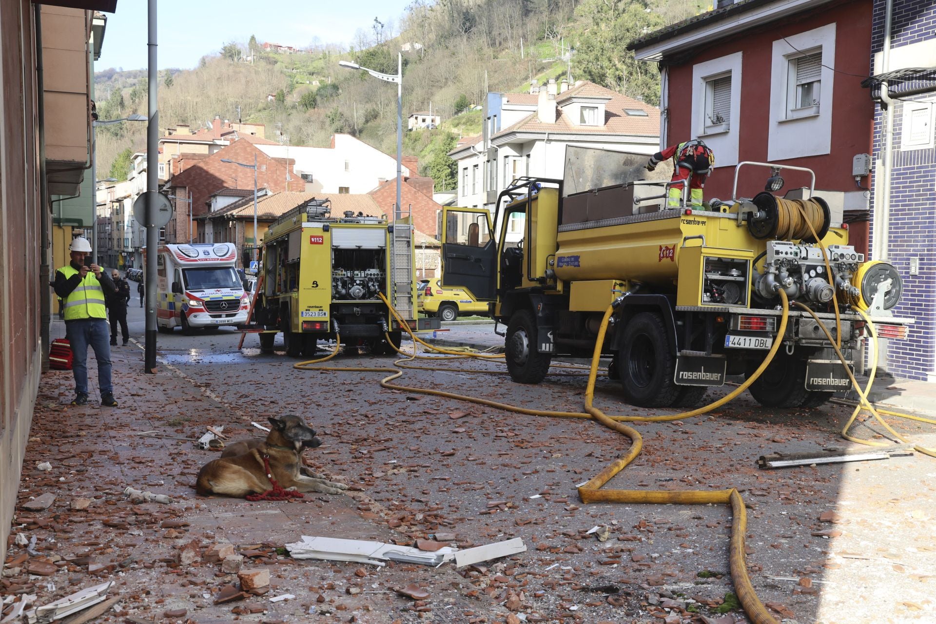 Las imágenes de la explosión de gas en Mieres que ha derrumbado un edificio