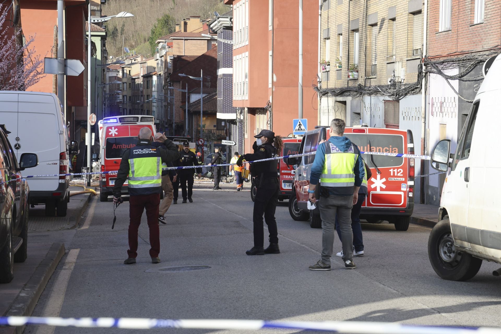 Las imágenes de la explosión de gas en Mieres que ha derrumbado un edificio