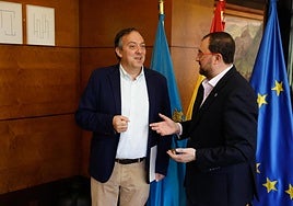 Alejandro Vega y Adrián Barbón, en una imagen de archivo.