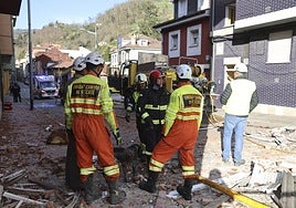 Las imágenes de la explosión de gas en Mieres que ha derrumbado un edificio