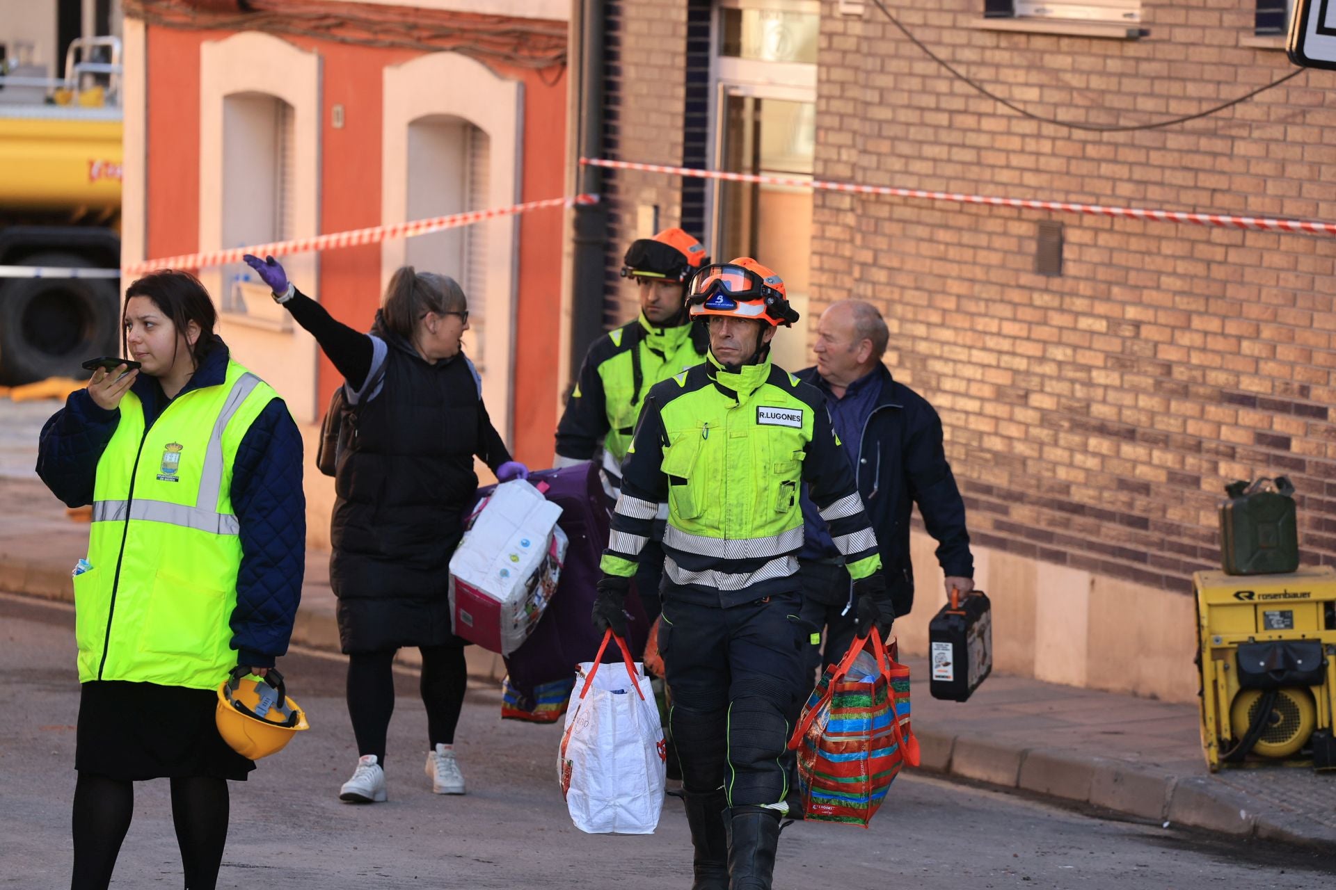 El día después de la explosión en Mieres, en imágenes