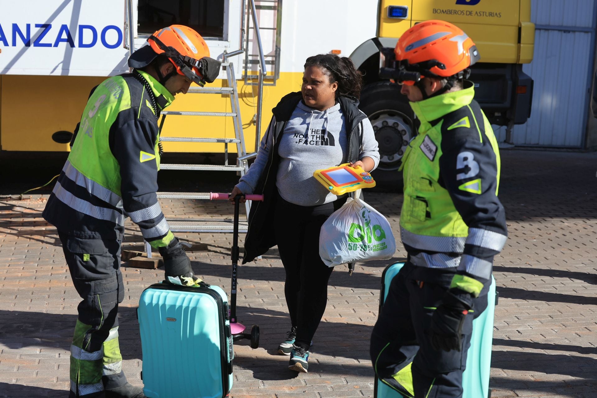 El día después de la explosión en Mieres, en imágenes