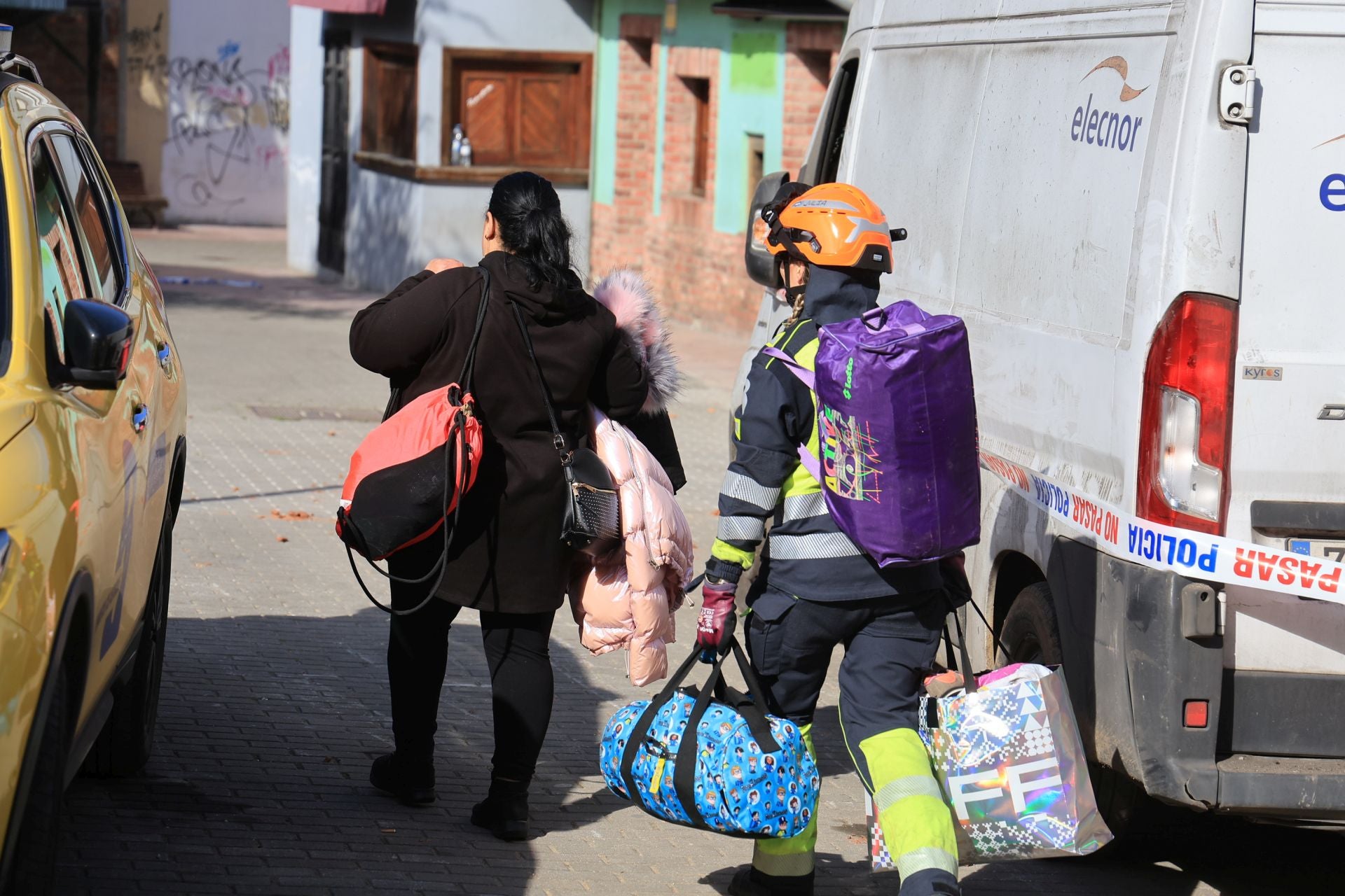 El día después de la explosión en Mieres, en imágenes