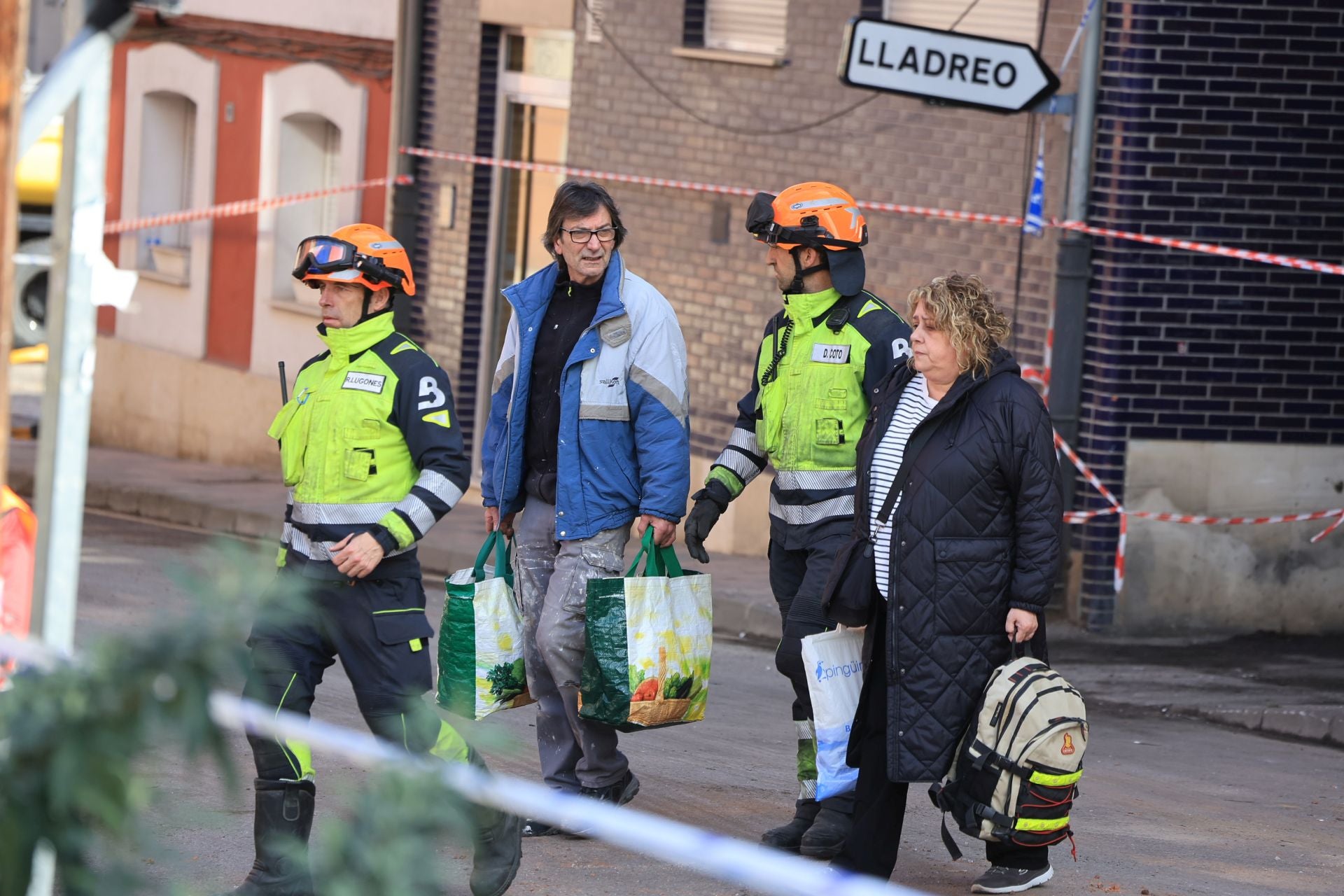 El día después de la explosión en Mieres, en imágenes