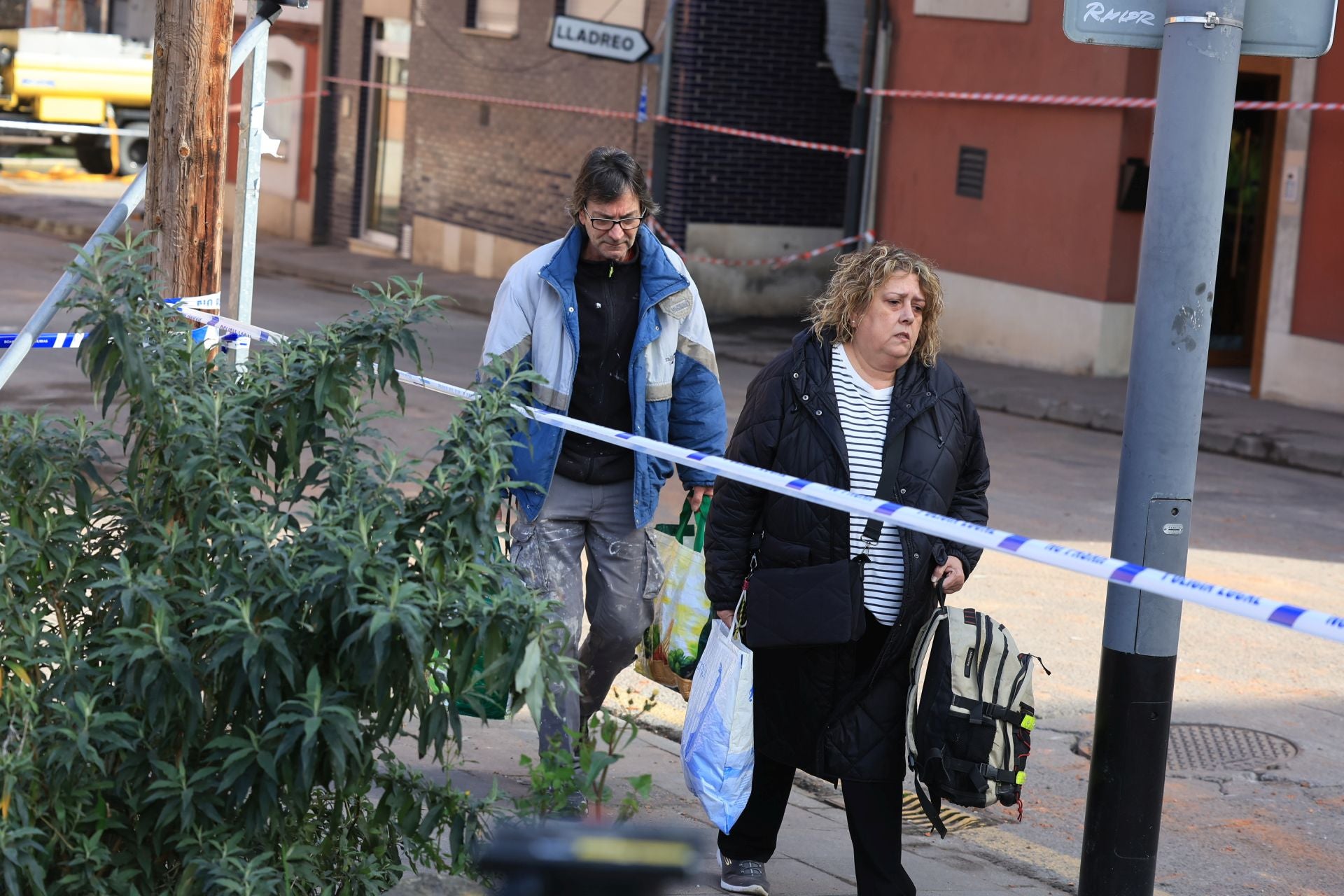 El día después de la explosión en Mieres, en imágenes