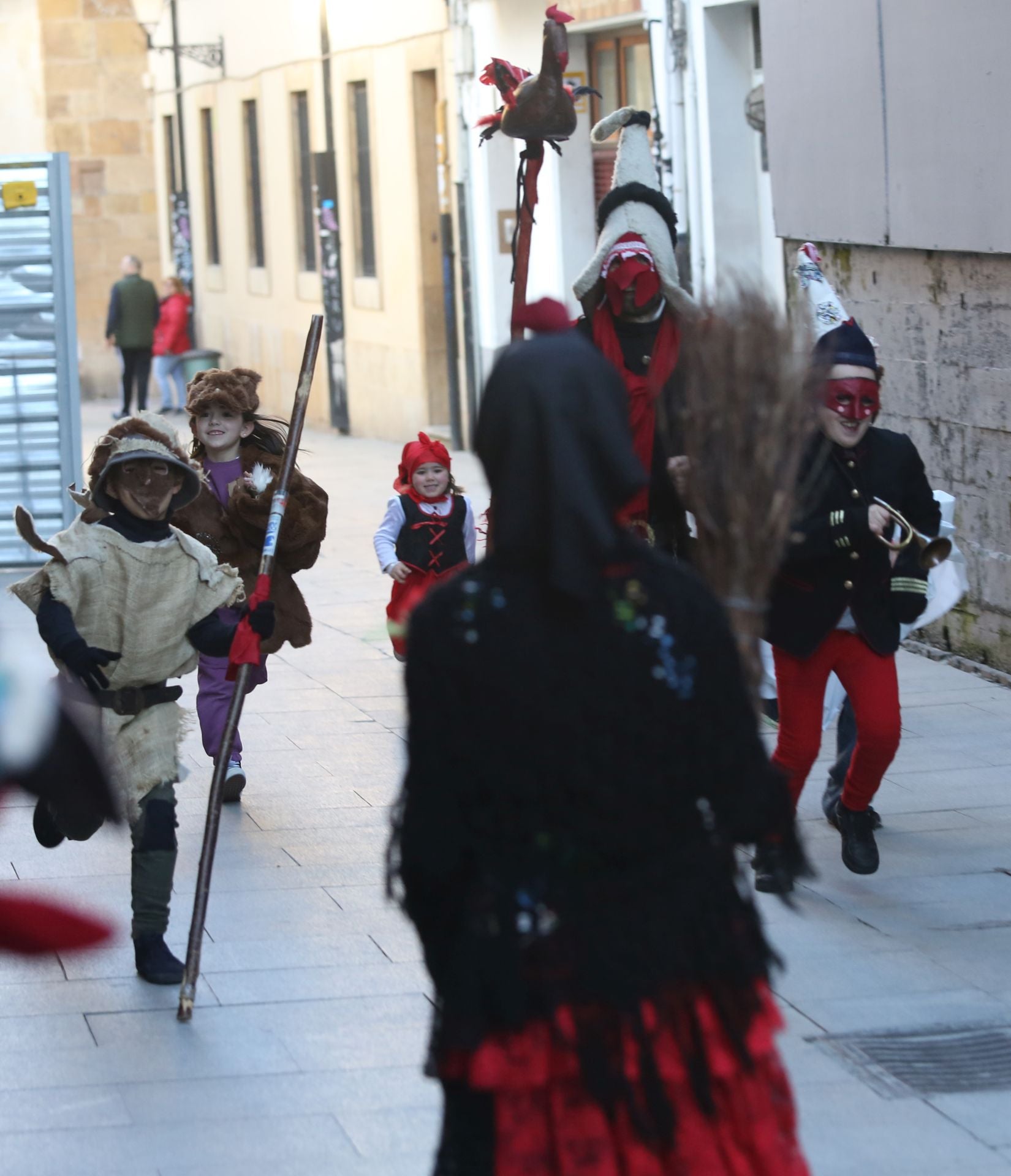 Los Mazcaritos protagonizan el lunes d&#039;Antroxu en Oviedo