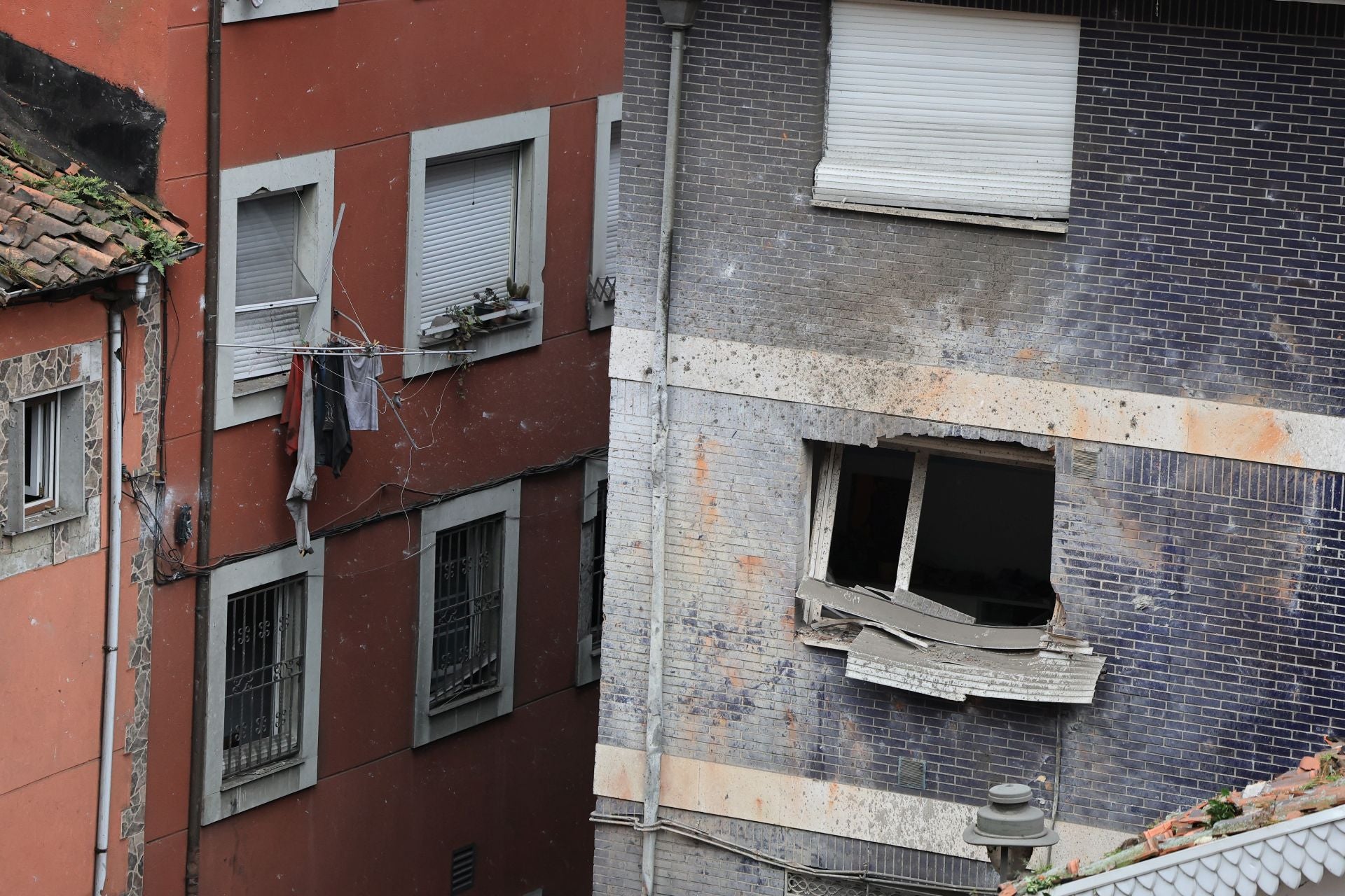 La actividad en Mieres continúa con el derribo de edificios tras la explosión