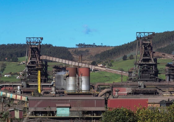 Los dos hornos altos de Arcelor de la fábrica de Gijón.