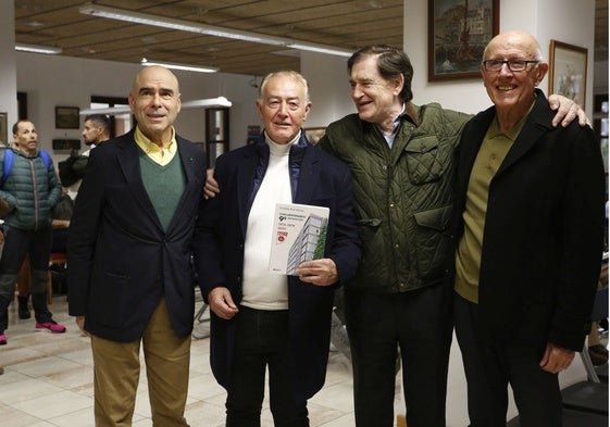 Joaquín Miranda, Gerardo Ruiz, José Antonio Cecchini y Alfonso Rodríguez, durante la presentación del libro en la sede del Grupo Covadonga.