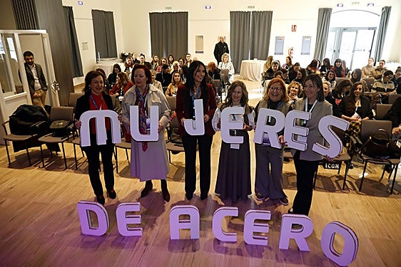 Las mujeres del metal derriban estereotipos en torno al sector