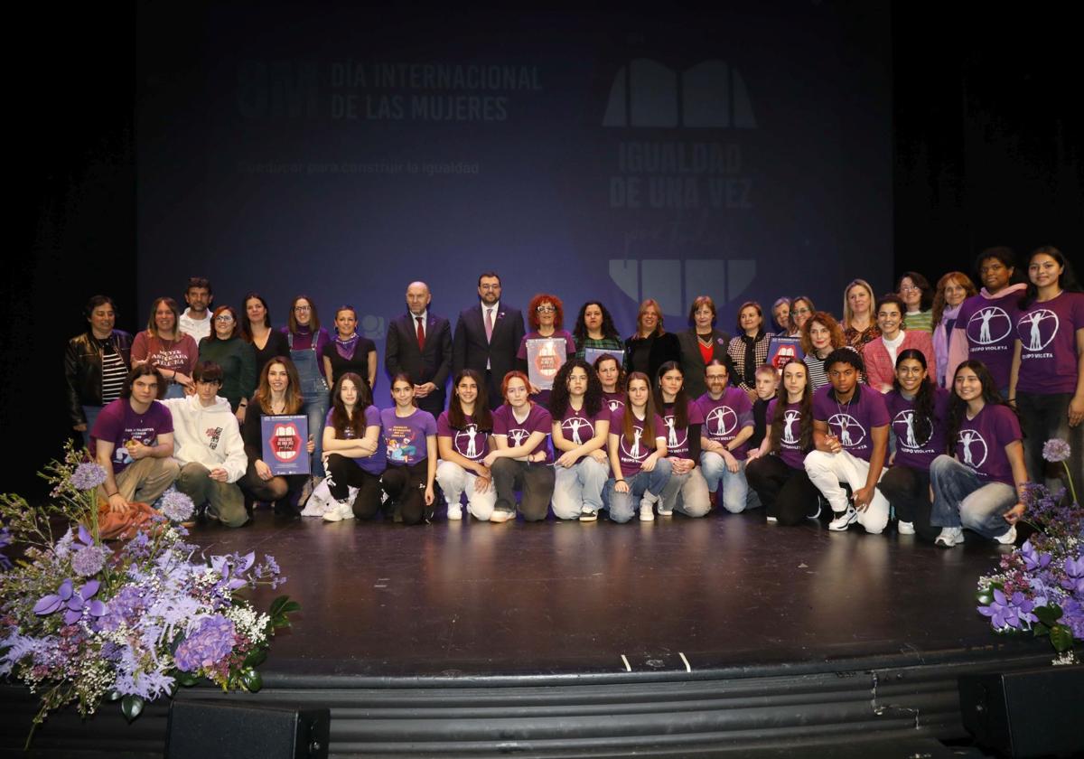 En imágenes: el acto institucional del 8M en Asturias