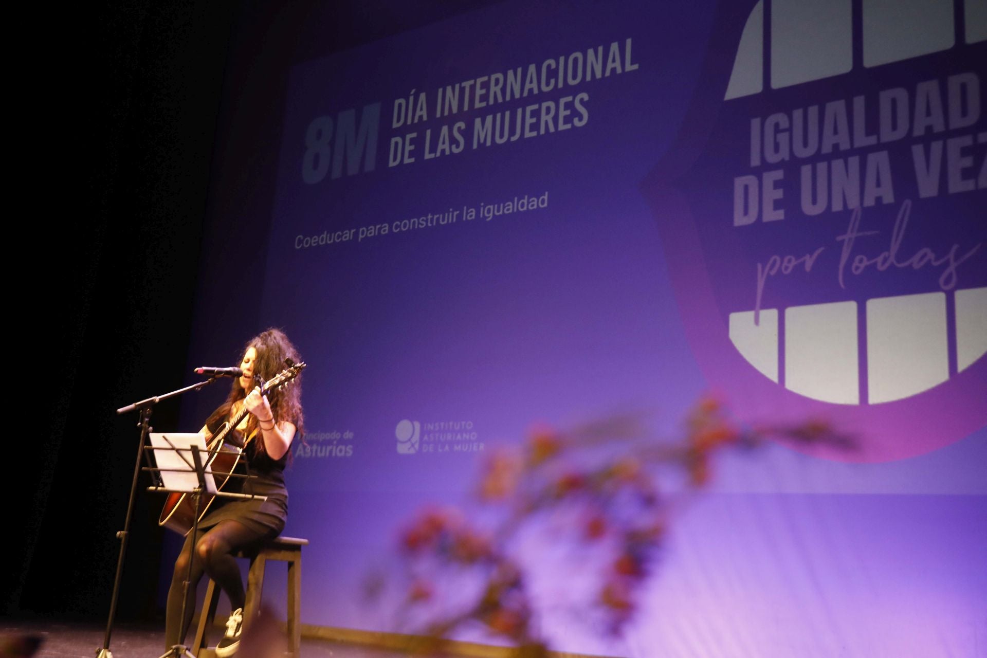 En imágenes: el acto institucional del 8M en Asturias