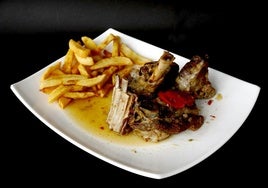 Plato de cabritu, uno de los platos clave del fin de semana en Asturias