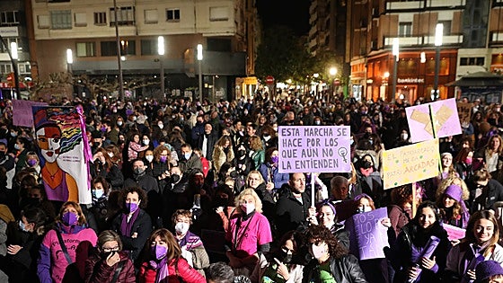 Asturias exhibe unidad feminista en el 8M