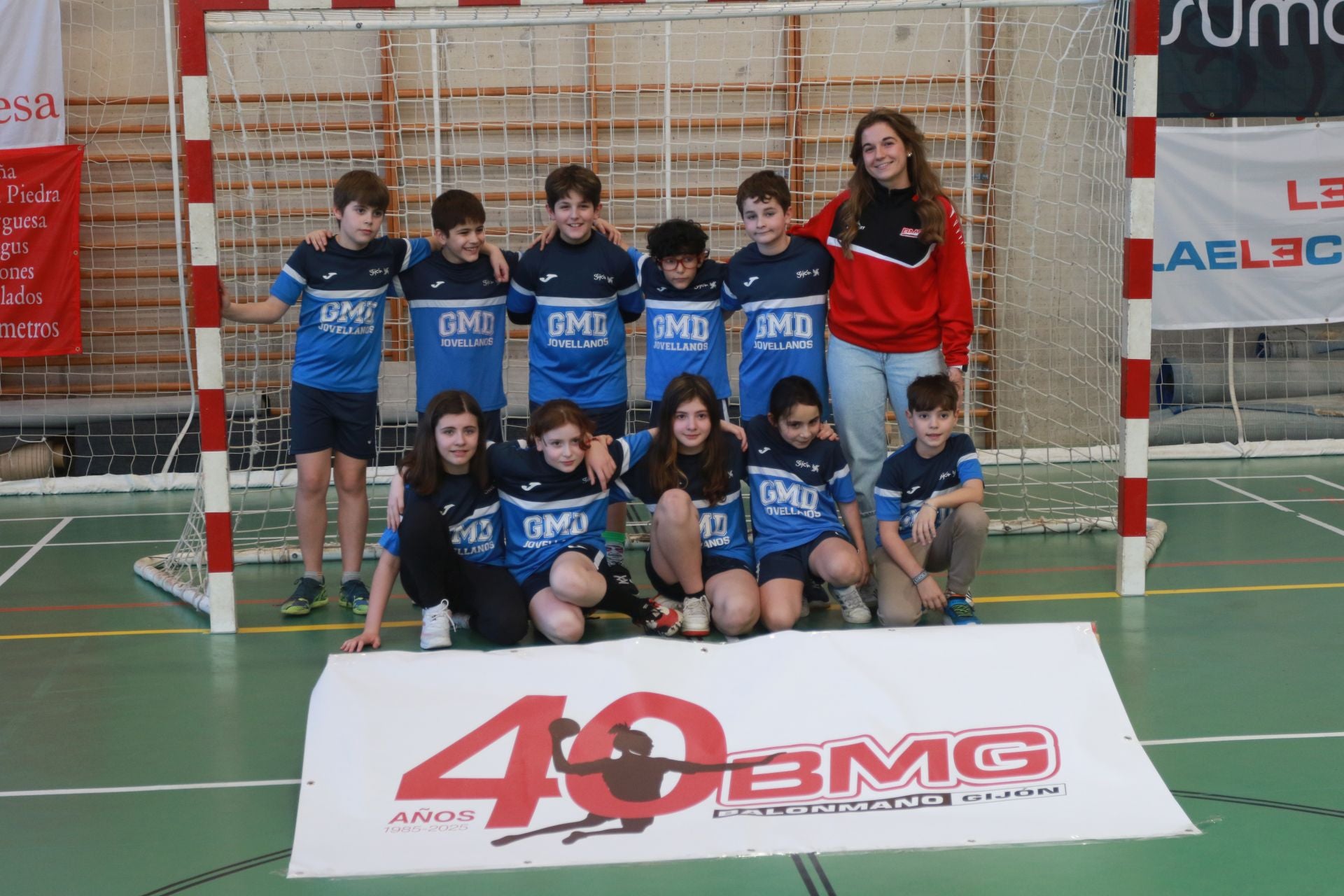 El Balonmano Gijón exhibe el poder de su cantera