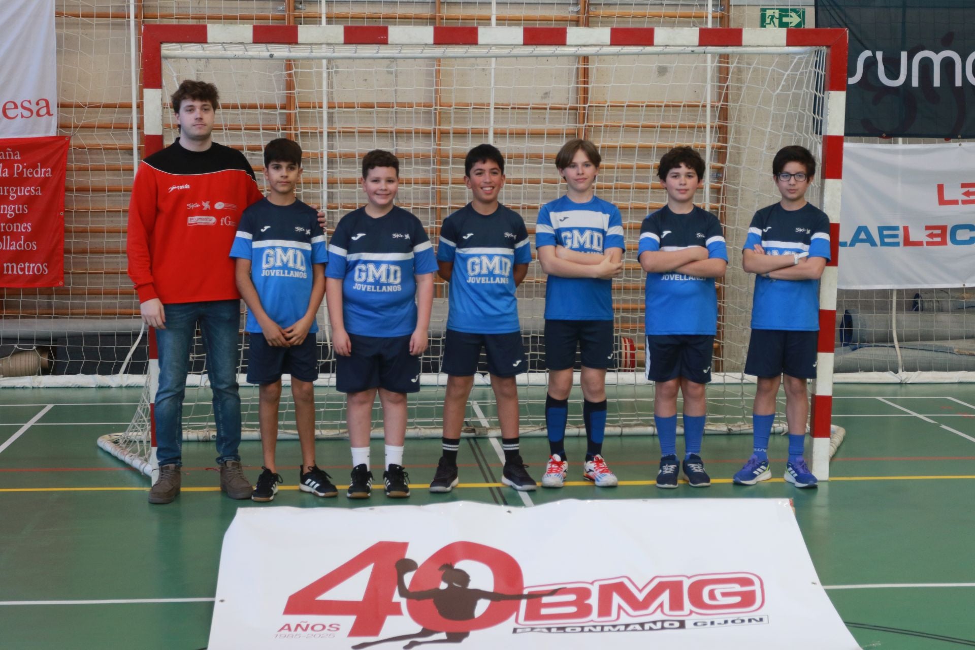 El Balonmano Gijón exhibe el poder de su cantera