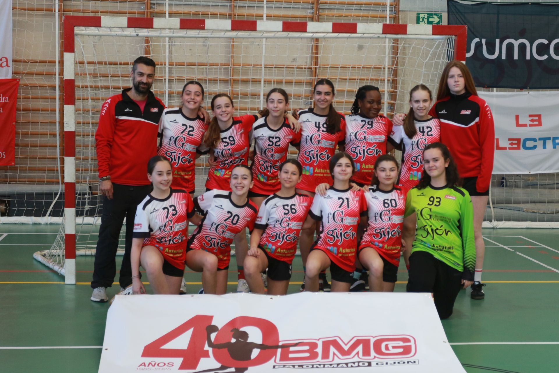 El Balonmano Gijón exhibe el poder de su cantera