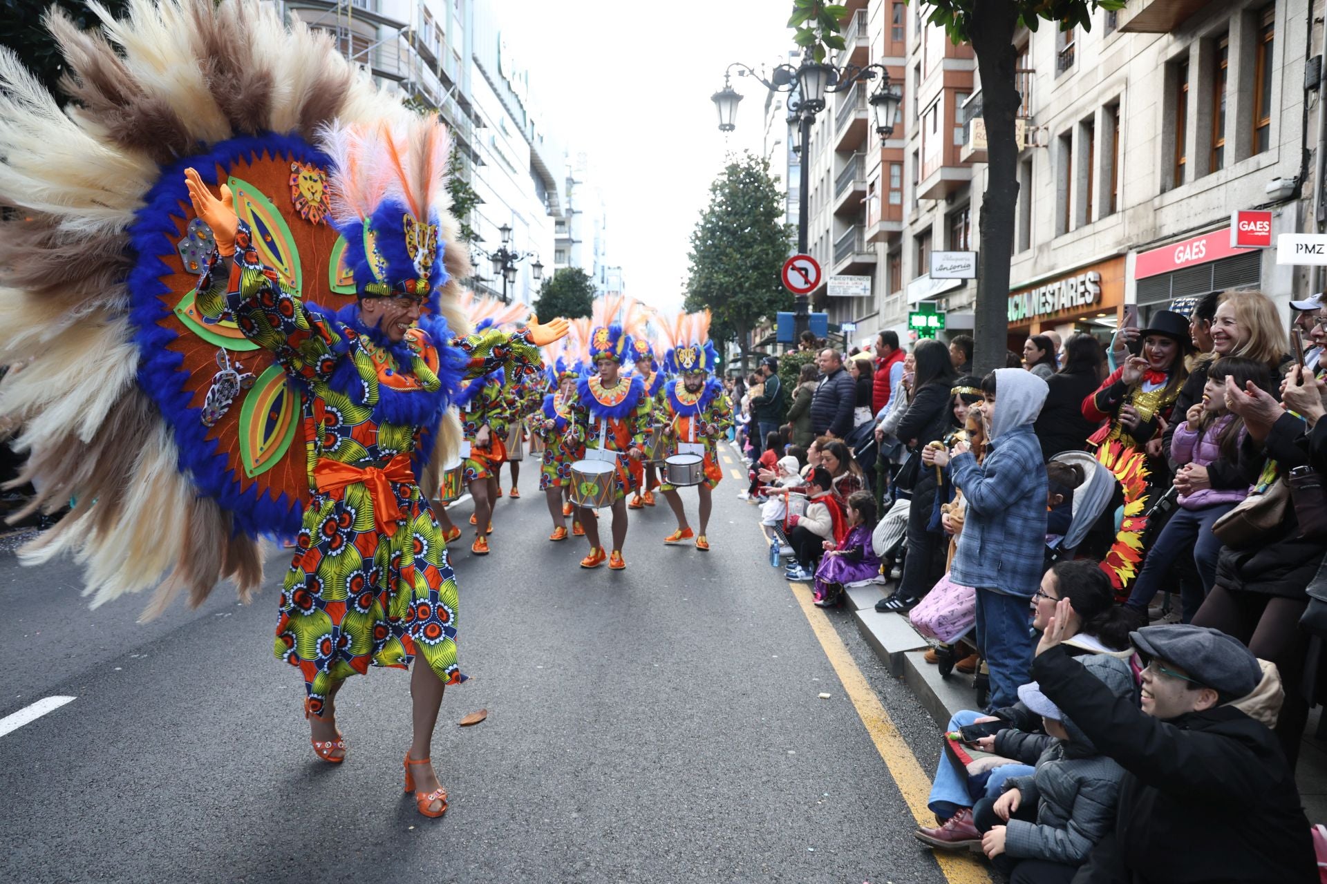 El Antroxu ilumina las calles de Oviedo