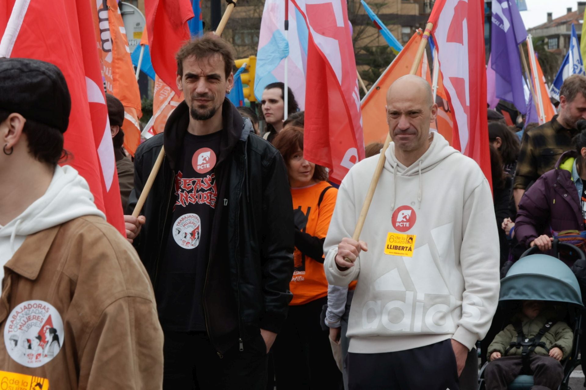 Asturias «respira lucha»: las fotos de la manifestación del 8M en Gijón