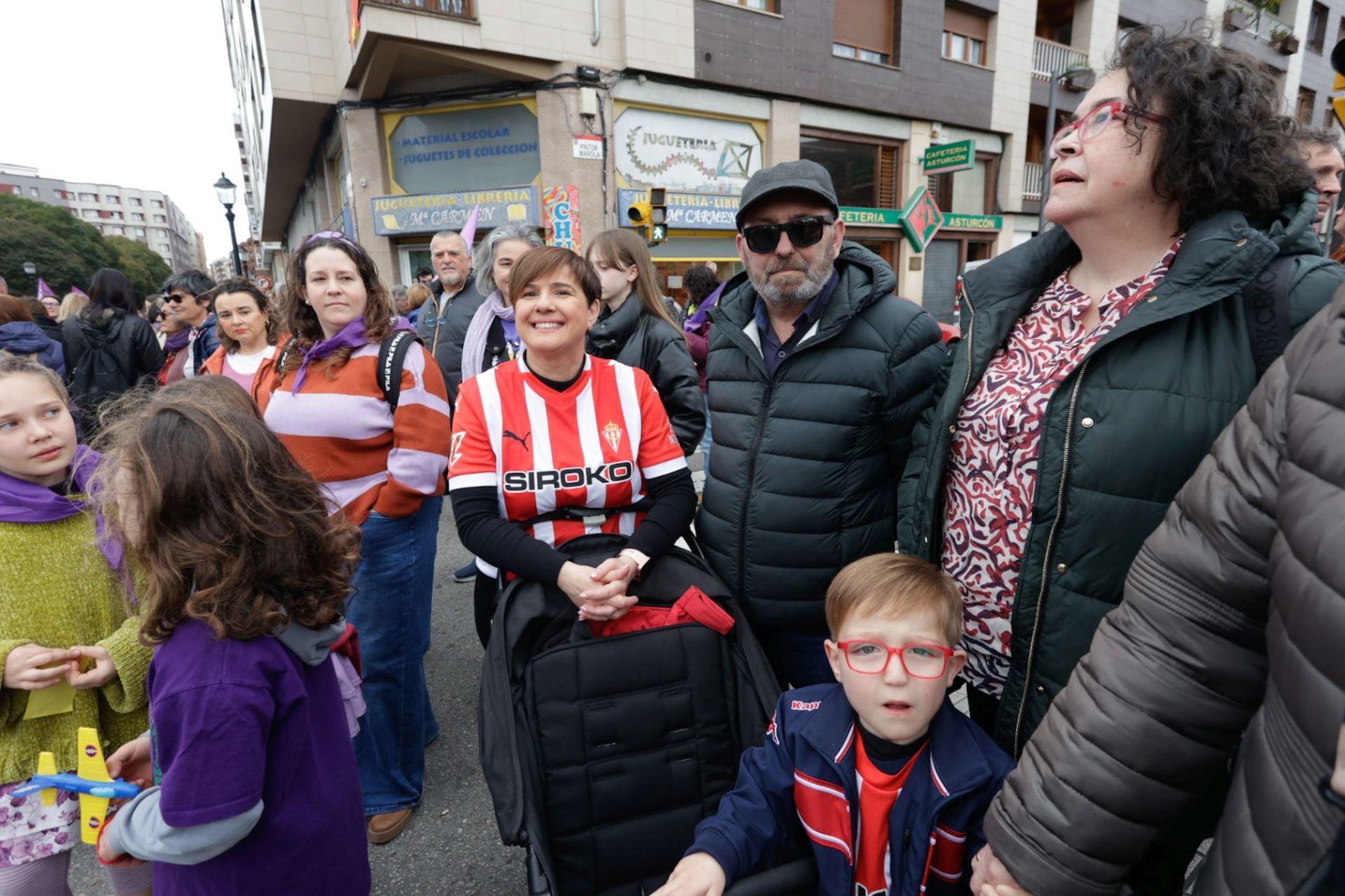 Asturias «respira lucha»: las fotos de la manifestación del 8M en Gijón