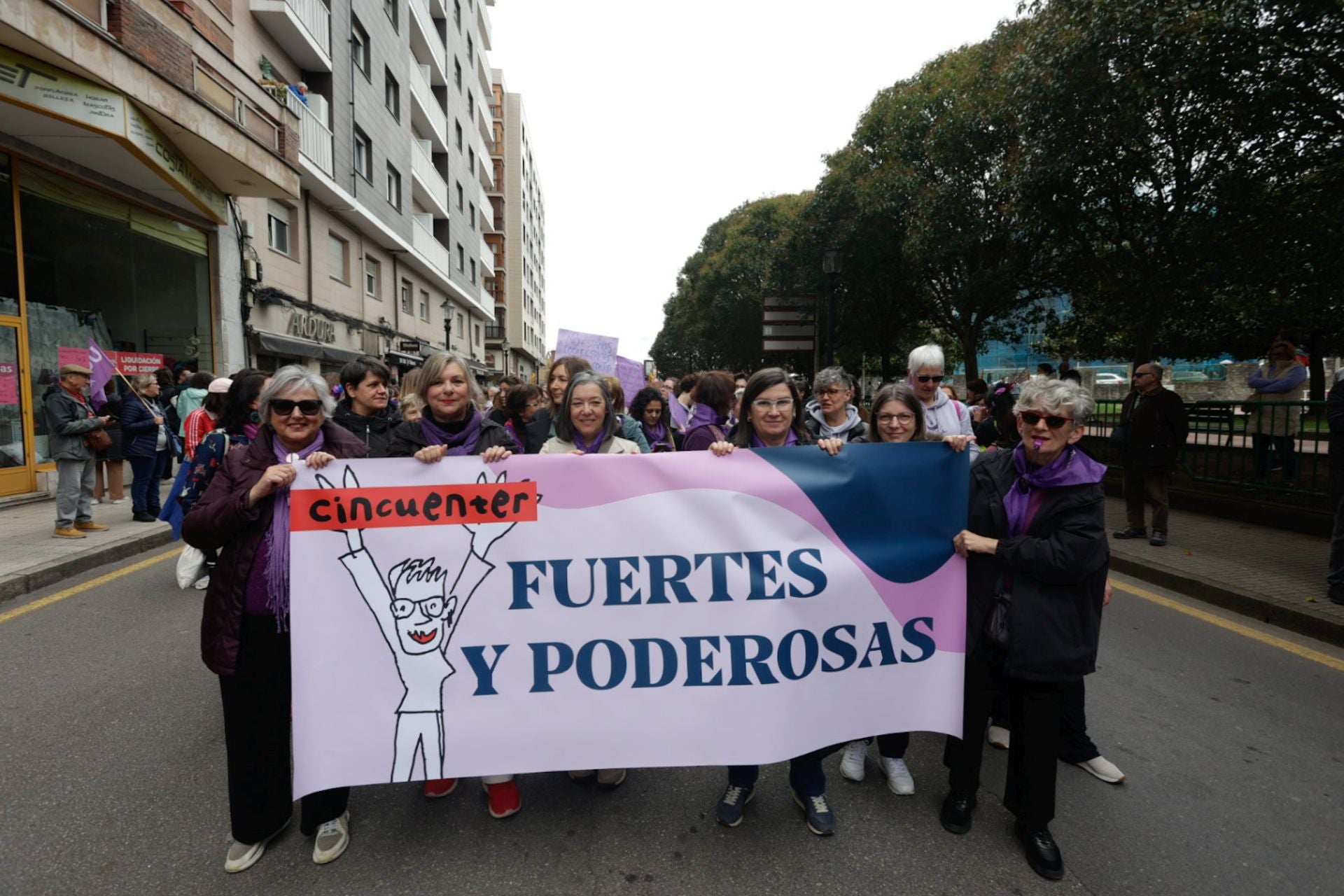 Asturias «respira lucha»: las fotos de la manifestación del 8M en Gijón