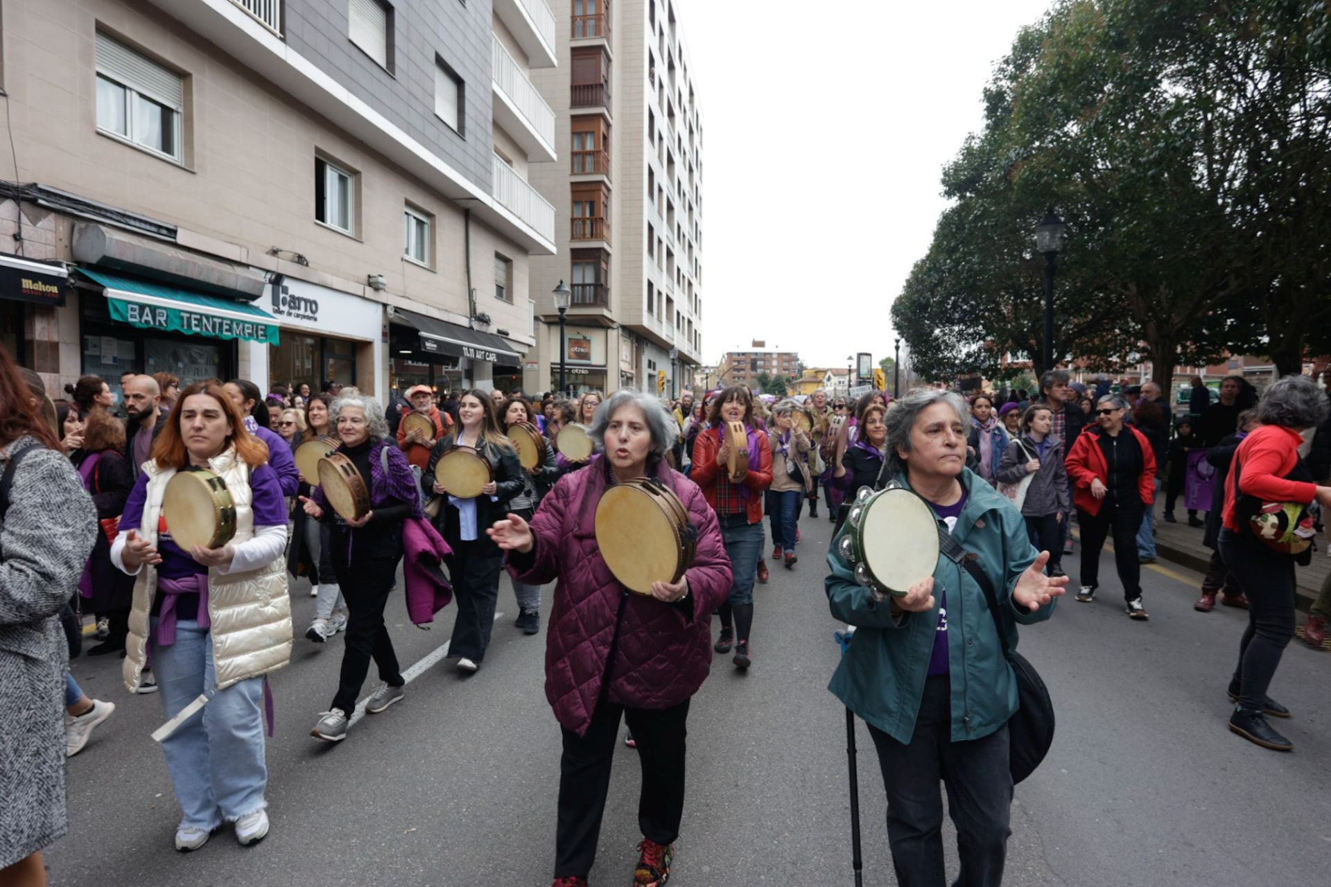 Asturias «respira lucha»: las fotos de la manifestación del 8M en Gijón
