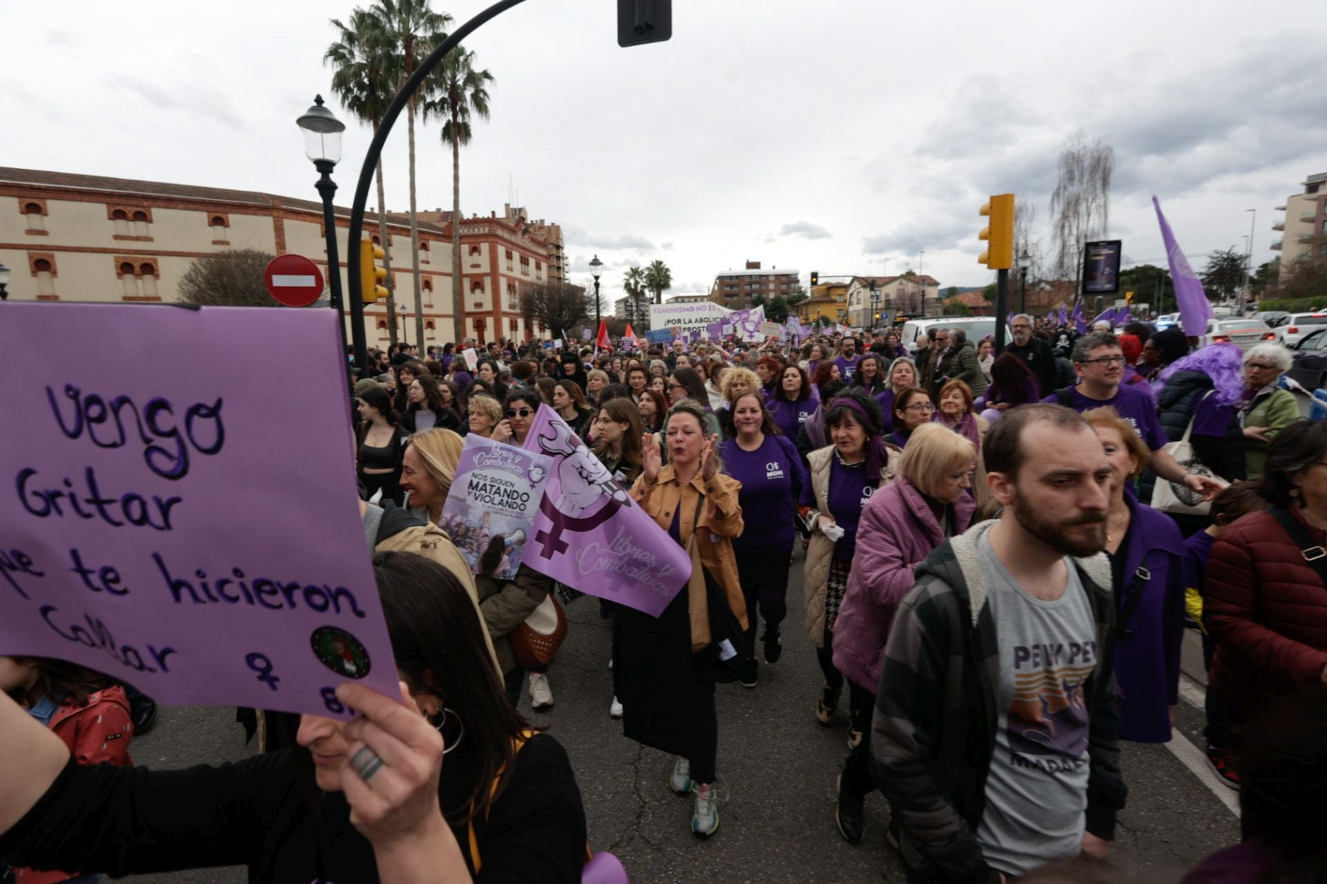 Asturias «respira lucha»: las fotos de la manifestación del 8M en Gijón