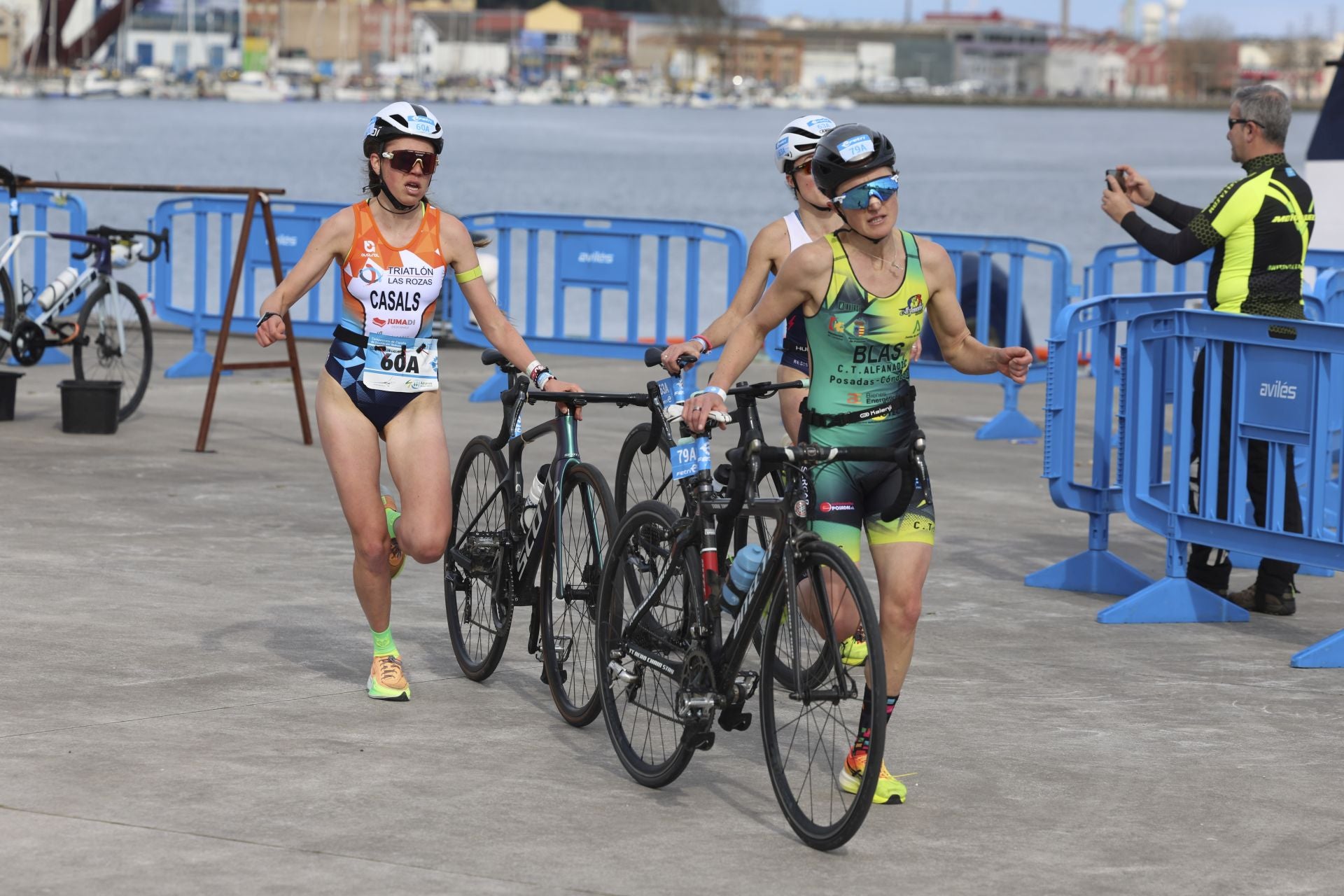 Avilés se llena de duatletas: las fotos de la competición