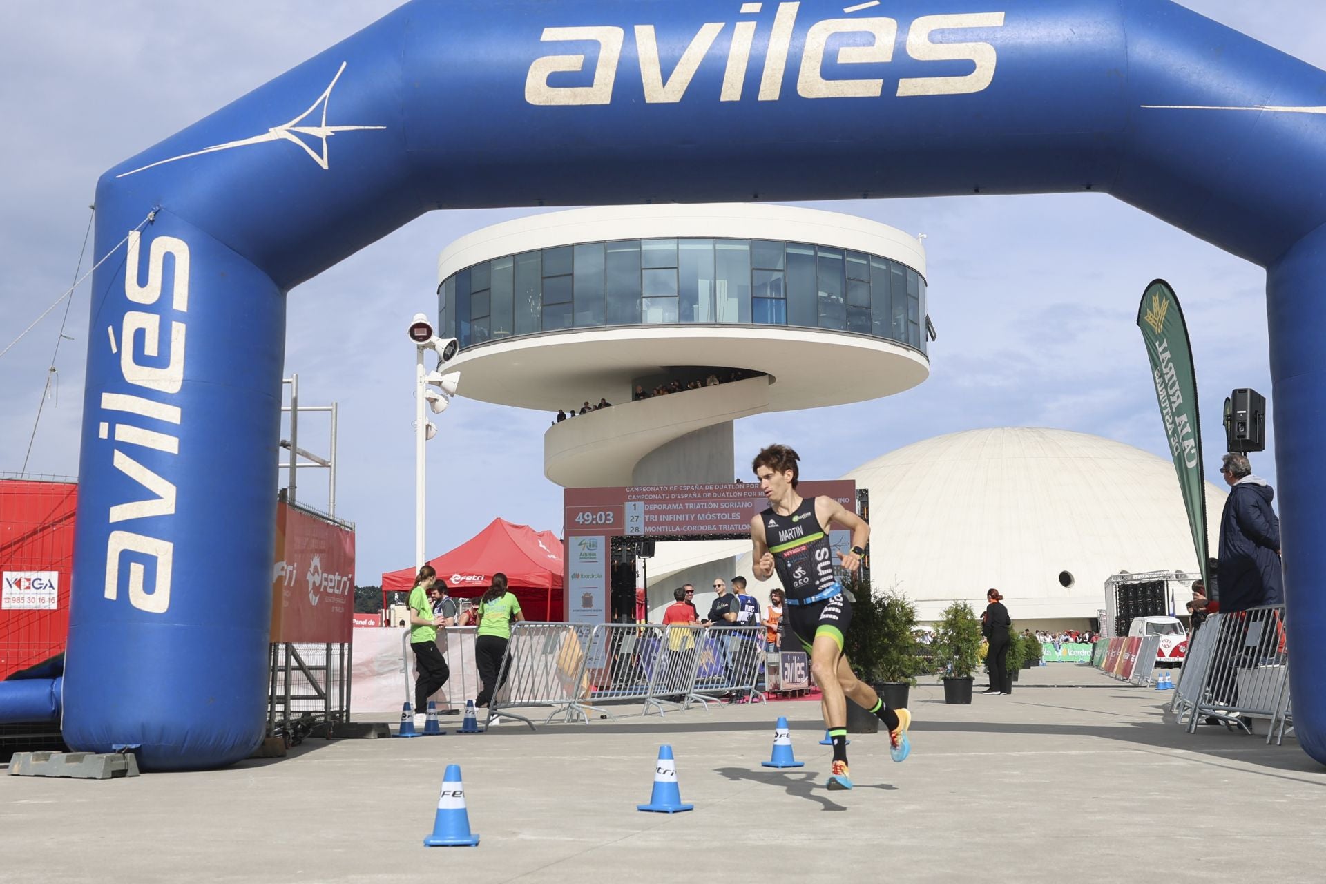 Avilés se llena de duatletas: las fotos de la competición