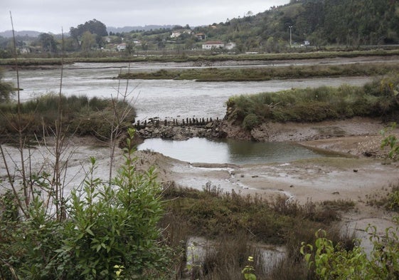 Ría de Villaviciosa, cuyo estado de «abandono» preocupa en el municipio.