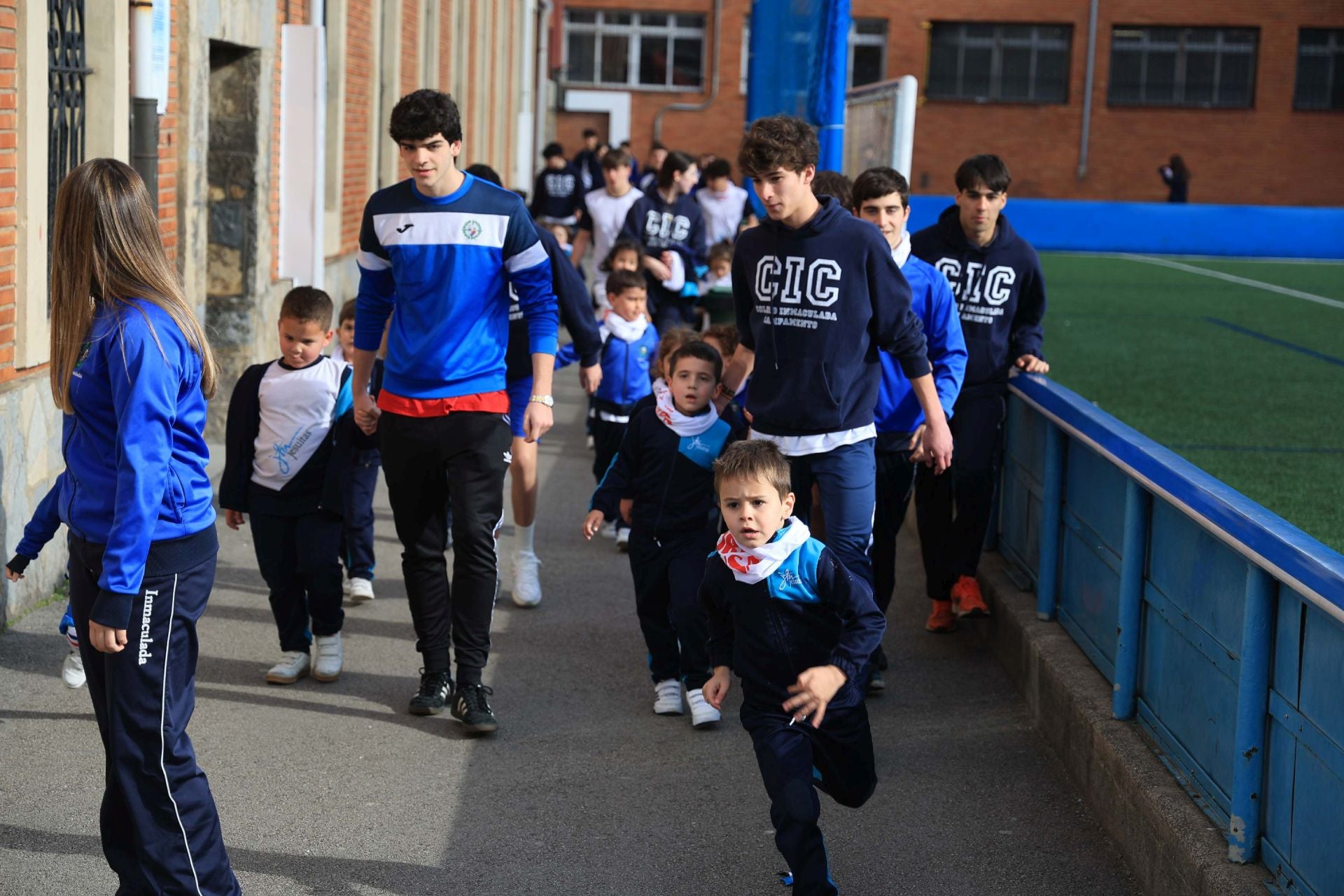 El colegio de La Inmaculada corre por Ecuador