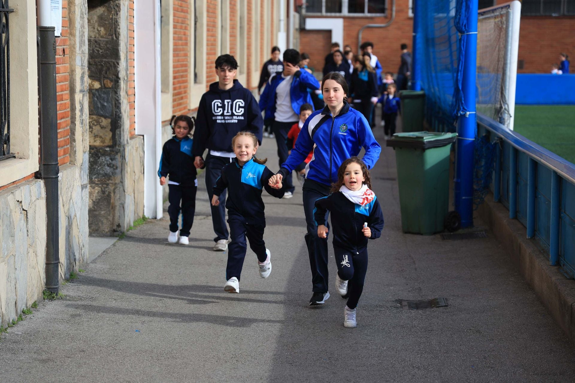 El colegio de La Inmaculada corre por Ecuador