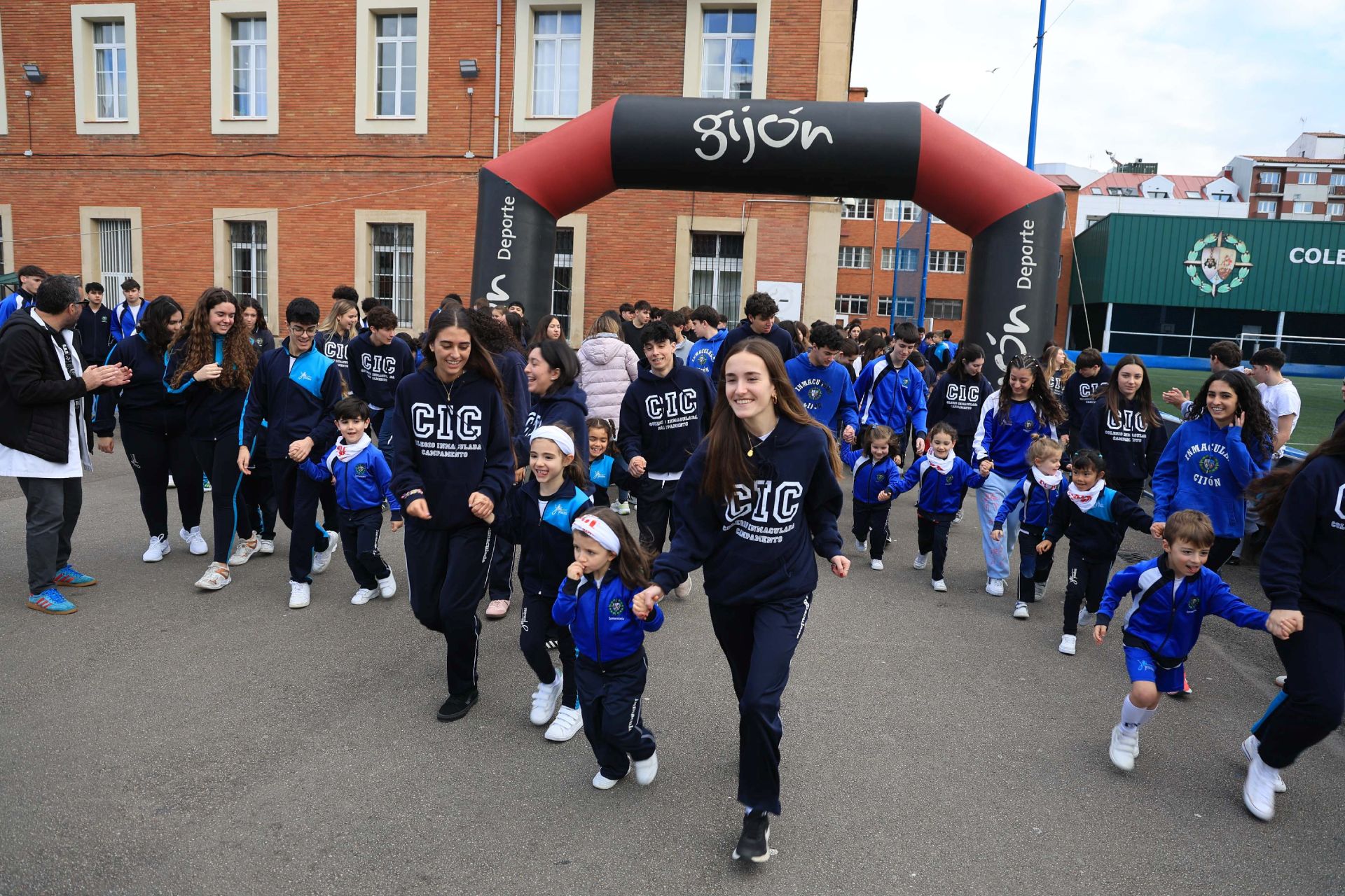 El colegio de La Inmaculada corre por Ecuador