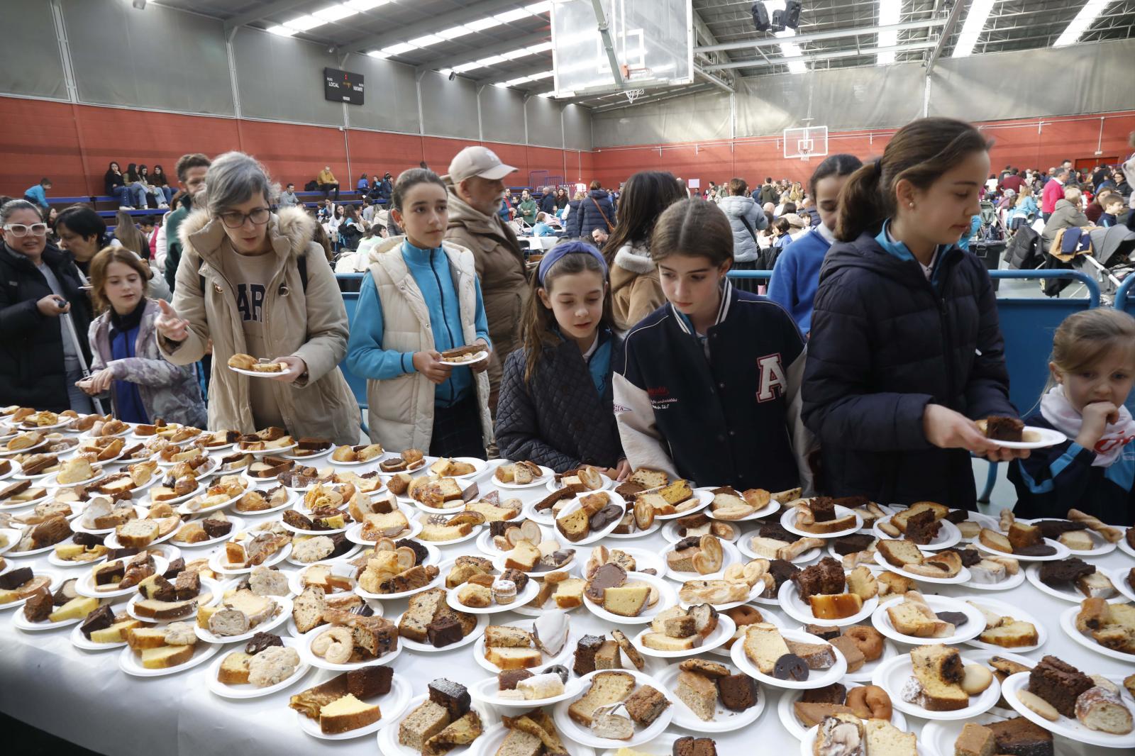 Padres y alumnos del colegio de La Inmaculada colaboraron en la merienda solidaria para el bosque escuela de Ecuador.