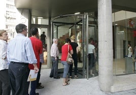 Entrada de las oficinas del Instituto Nacional de la Seguridad Social en Gijón