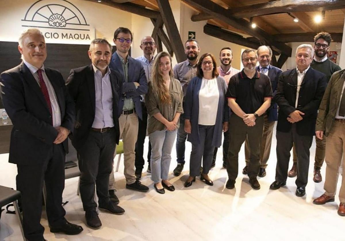 Los representantes de los centros de I+D que constituyeron el clúster del conocimiento.