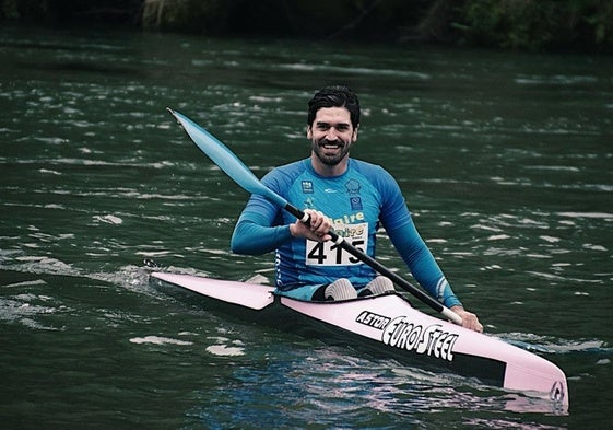 El parragués Javier Hernanz, practicando su pasión en las aguas del Sella, durante el pasado mes de febrero.