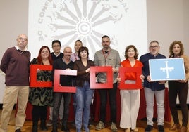 Jorge Espina, con los nuevo miembros de su ejecutiva, su antecesor Víctor Roza y José Manuel Zapico.