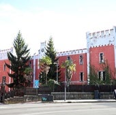 El castillete de acceso a la antigua fábrica de armas de La Vega.