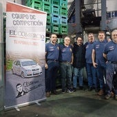 El equipo de rallys de EL COMERCIO, con el director de este periódico, Ángel González, en el centro.