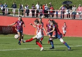 Una acción de un partido del Sporting Femenino.