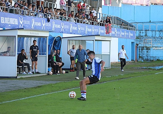 Estadio Suárez Puerta en un partido del Real Avilés.