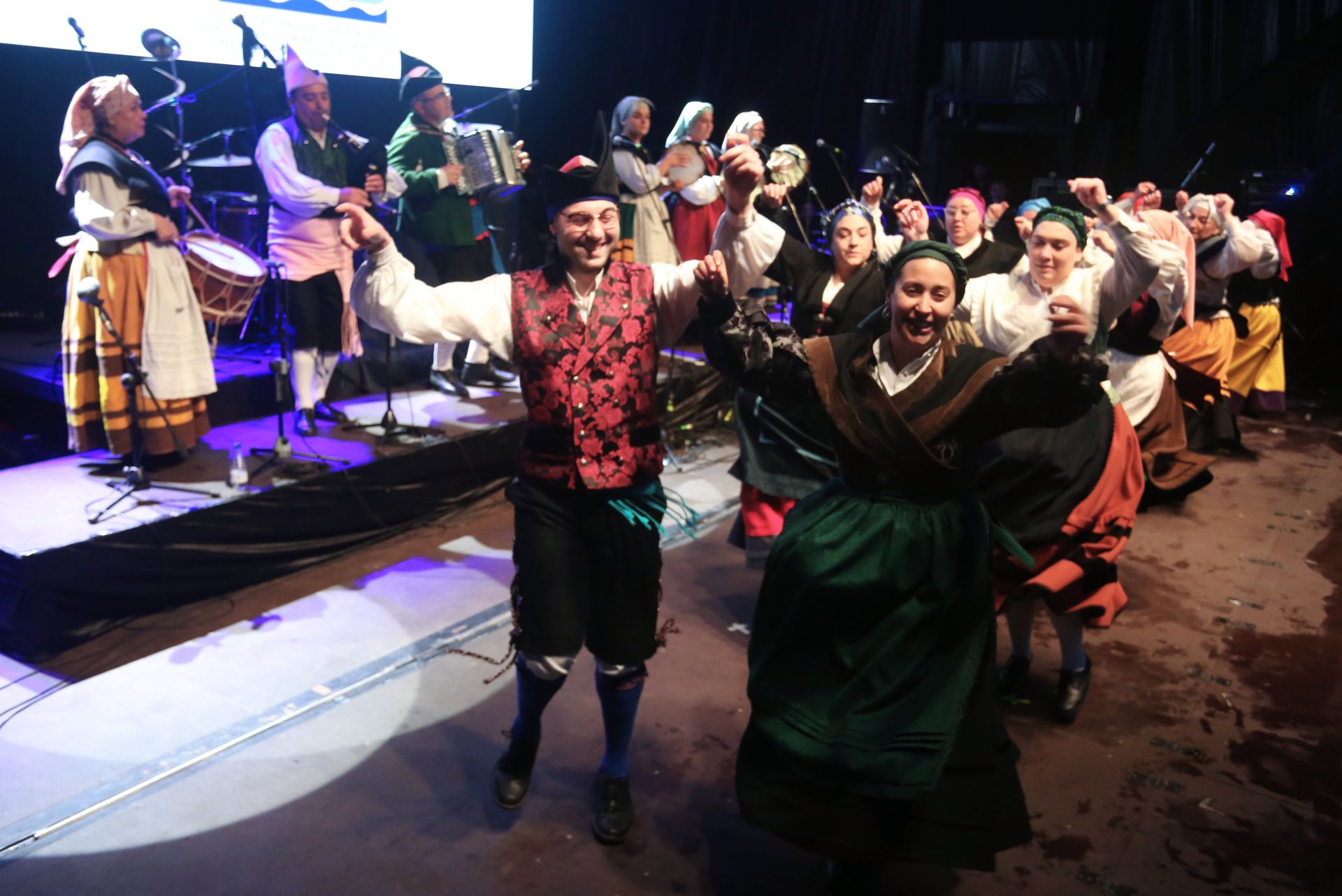 La Folixa Na Primavera llena Mieres de música, tradición y mucha sidra