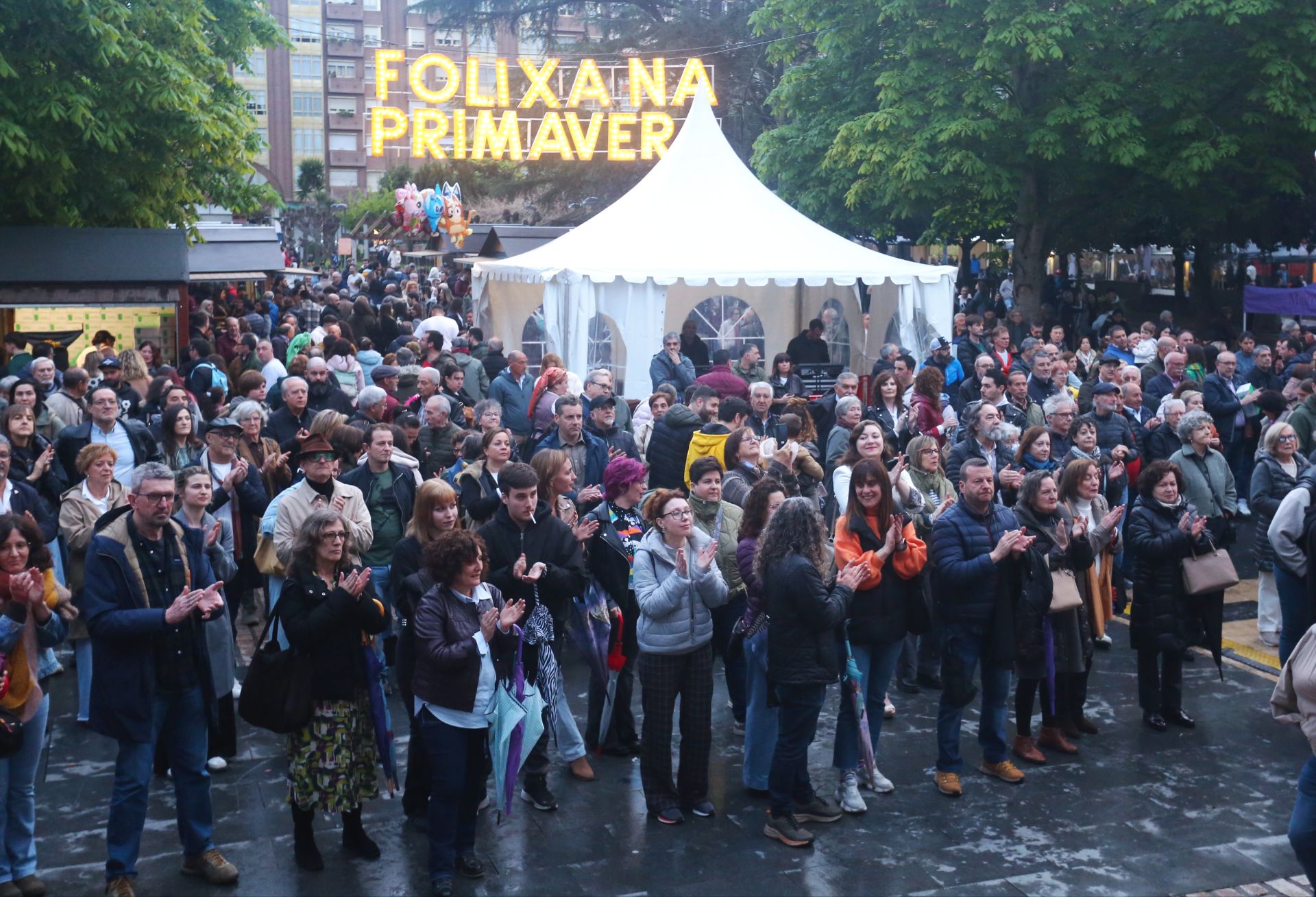 La Folixa Na Primavera llena Mieres de música, tradición y mucha sidra