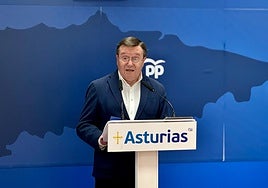 Rafael Alonso, diputado del PP, en la sede regional del partido.