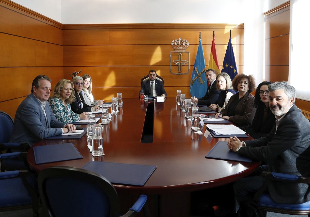 Reunión semanal del Consejo de Gobierno, a la que no acudió el consejero de IU, Ovidio Zapico.