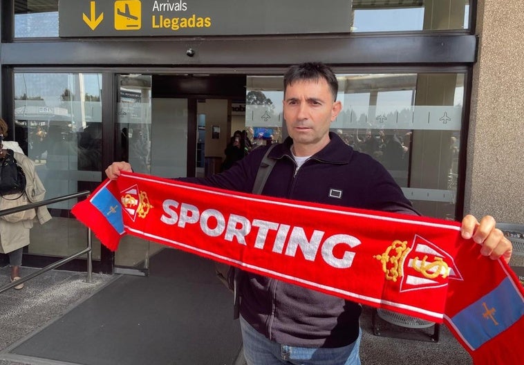 Asier Garitano, este mediodía, a su llegada a Asturias.