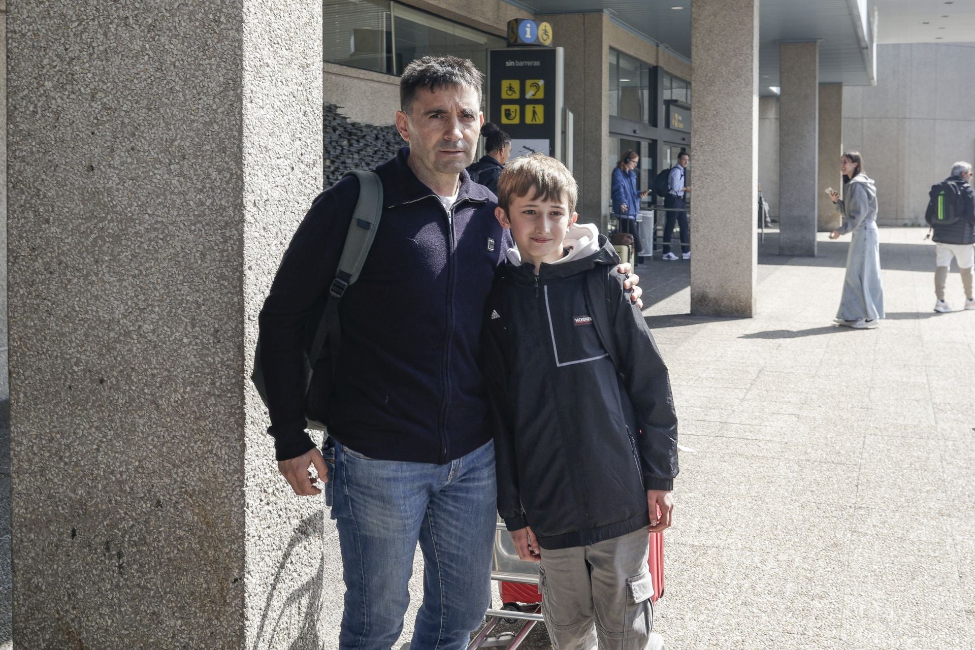 Las primeras imágenes de Asier Garitano a su llegada a Asturias