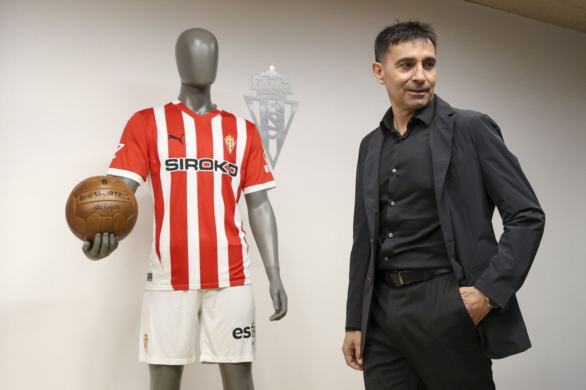 Fotos: Presentación de Asier Garitano como nuevo entrenador del Sporting